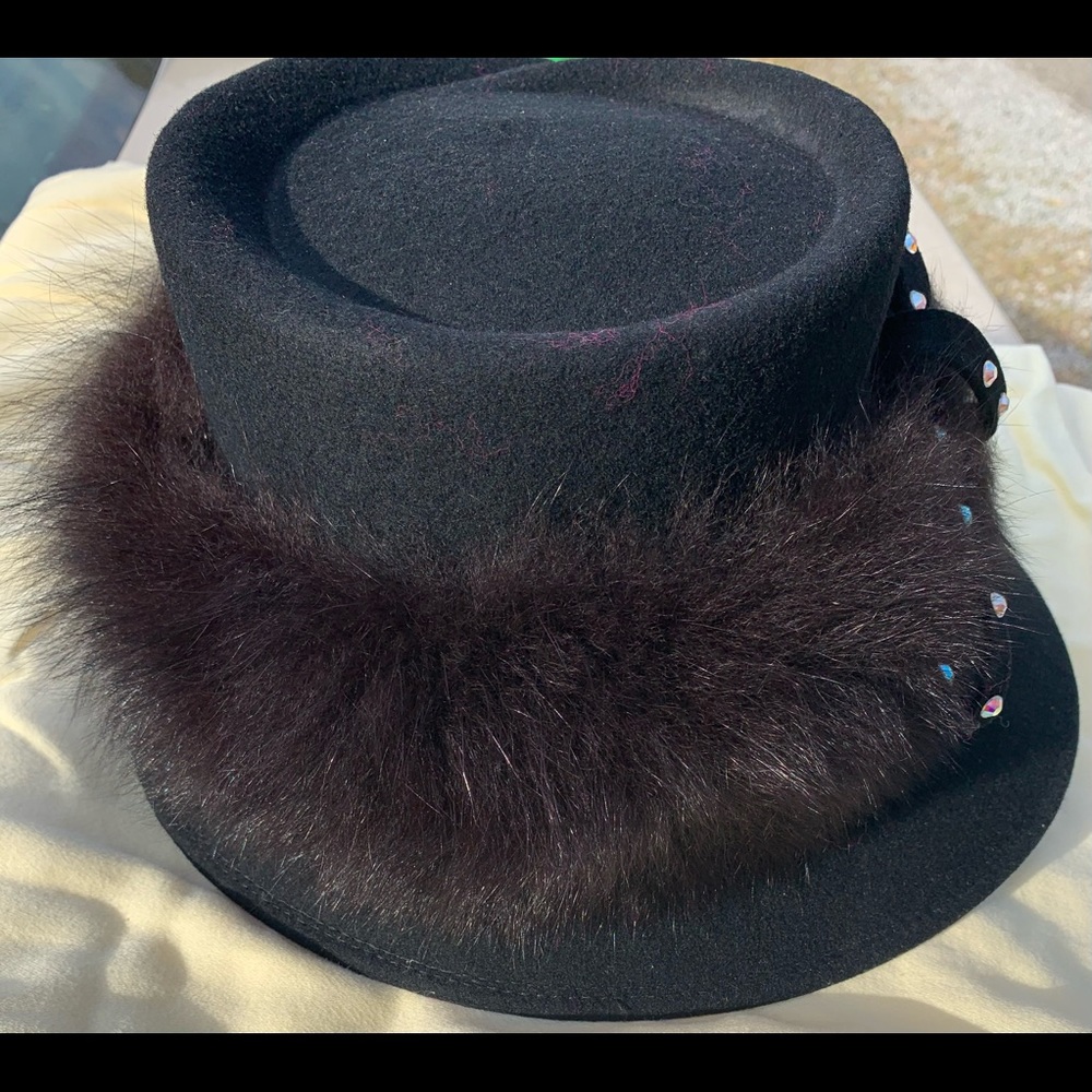 Hat - Picture 3 of 5